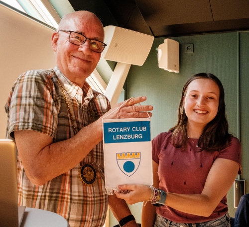 Fiona Regli, Rotary Utbytesstudent från Schweiz besökte oss på höstens första möte
