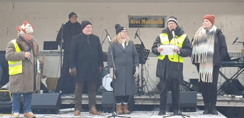 Paneldialog om hur Västerås stödjer Ukraina. Lennart Rönnquist Rudbeckius RK och AG representerade Rotary bland politiker och representanter för Skicka Vidare till Ukraina.